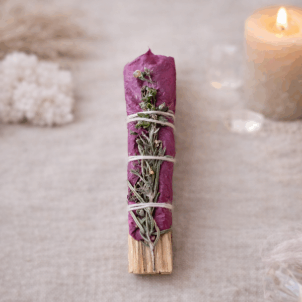 Bâton de Palo Santo fleuri – Protection & Clarté (Bougainvillier & Romarin)