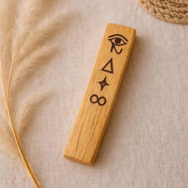 Bâton de Palo Santo gravé clairvoyance pour rituel d’intuition et de purification énergétique