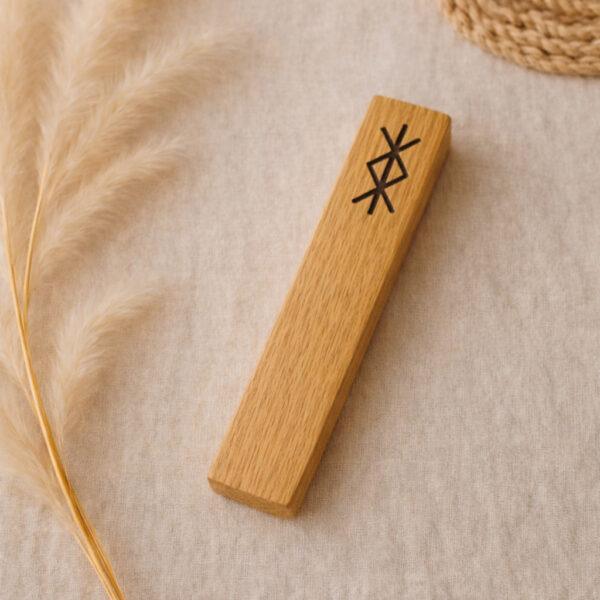 Bâton de Palo Santo gravé rune de protection pour rituel de purification et protection énergétique